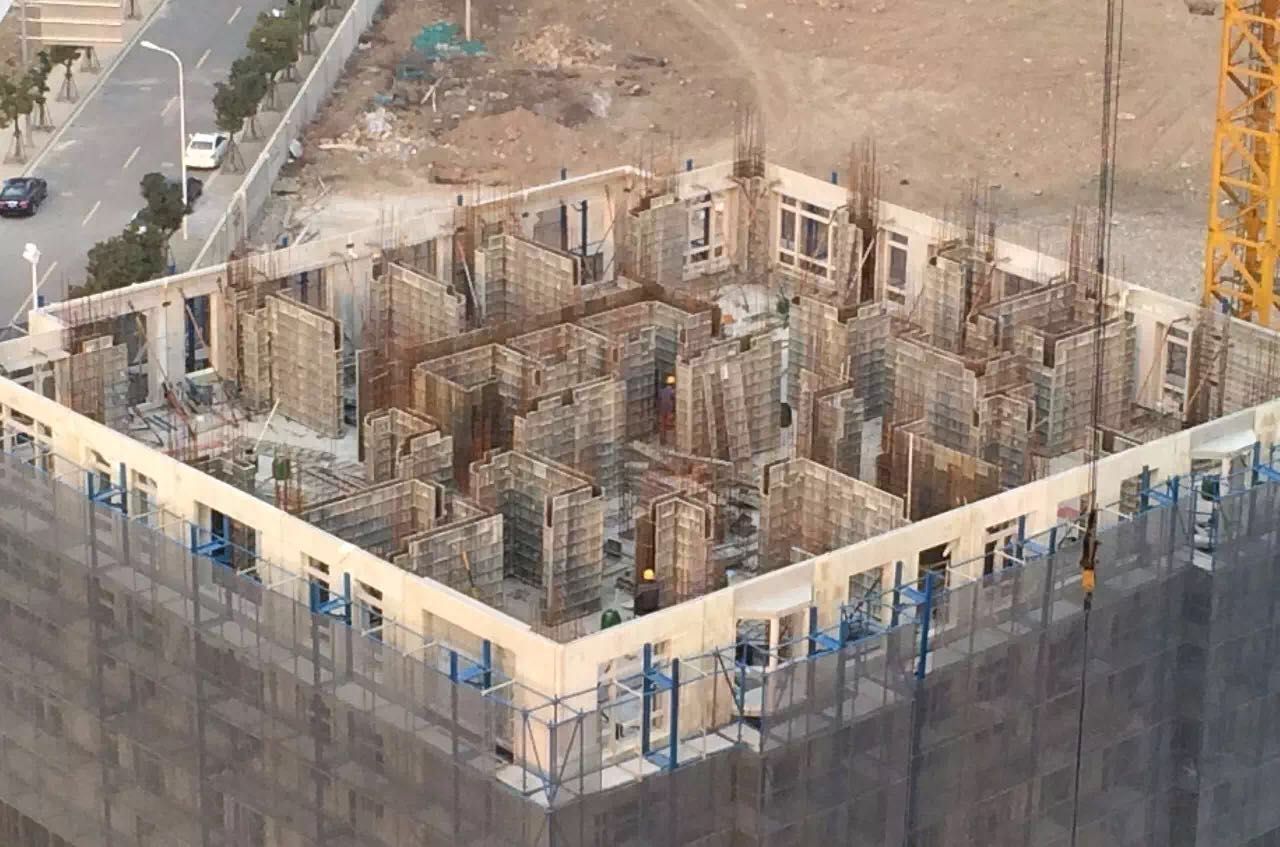 PC结合铝模技术利用