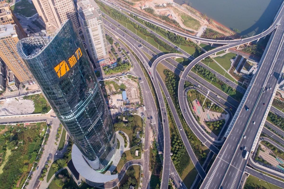 疏离与融合的平衡，构筑与城市相生相成