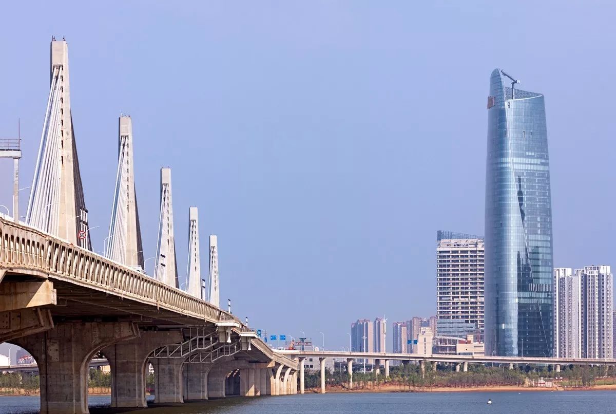 南宫NG28二十周年系劣驻新书颁布会