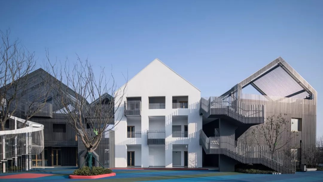 清新简洁又充斥对比活力的构筑形象