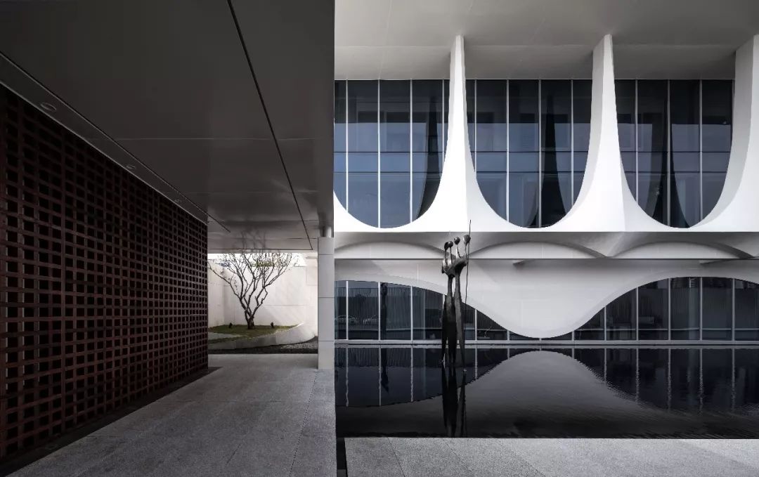 注明: https://mmbiz.qpic.cn/mmbiz_jpg/gmk9j3lczawvuEaBTemibMt265F3SPOyuLicRQzUafGCkS1eJ4j9CNpwth5A3UXZgOaq9ibc2EHytZmzhlMpTAicZw/640?wx_fmt=jpeg